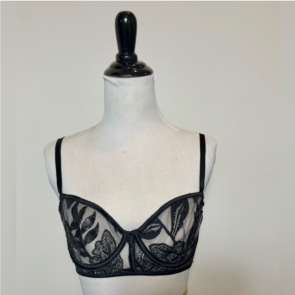 Bra bundle 1 Victoria' Secret and 1 Calvin Klein, black Bras
